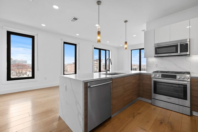 Building Photo - 30 Penniman Rd