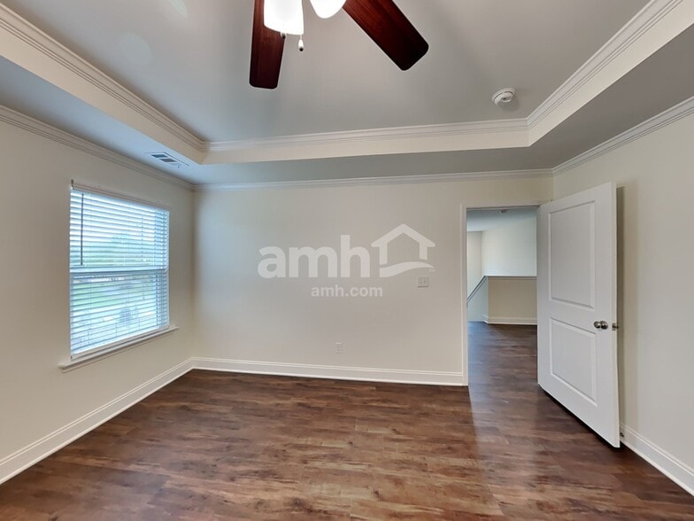 Building Photo - 2104 Williamshire Ln