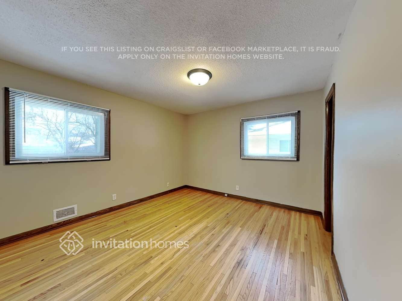 Building Photo - 3612 Commodore Dr