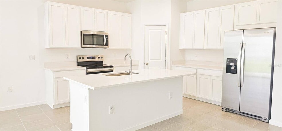 Building Photo - 413 Silver Palm Dr