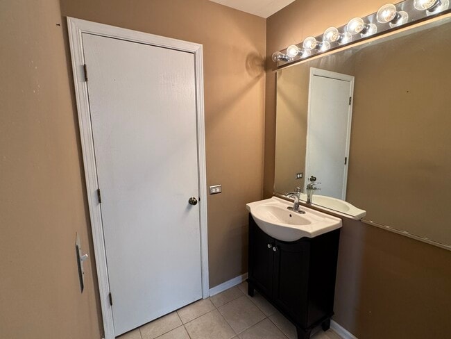 Building Photo - 1314 Sandhurst Ln
