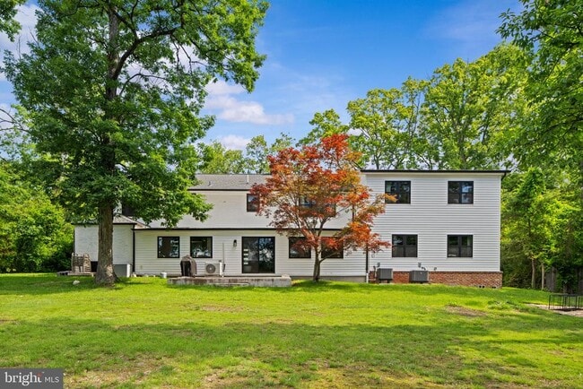 Building Photo - 6909 Pacific Ln