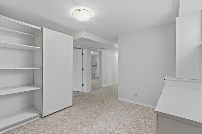 Building Photo - 4Bd/2Ba Seattle Home