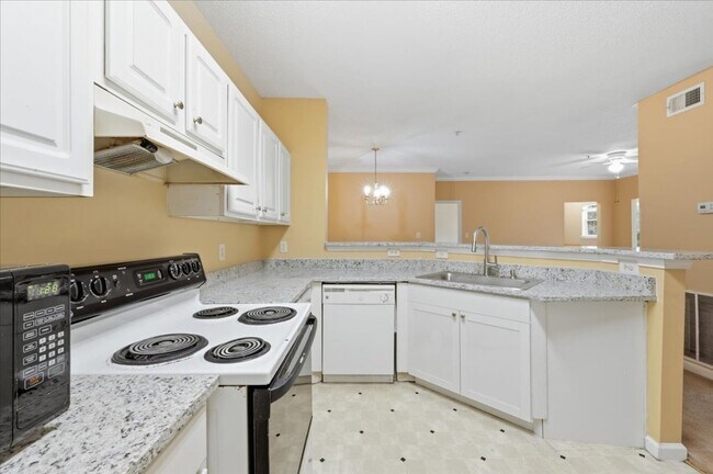 Building Photo - 1202 Walden Park Dr