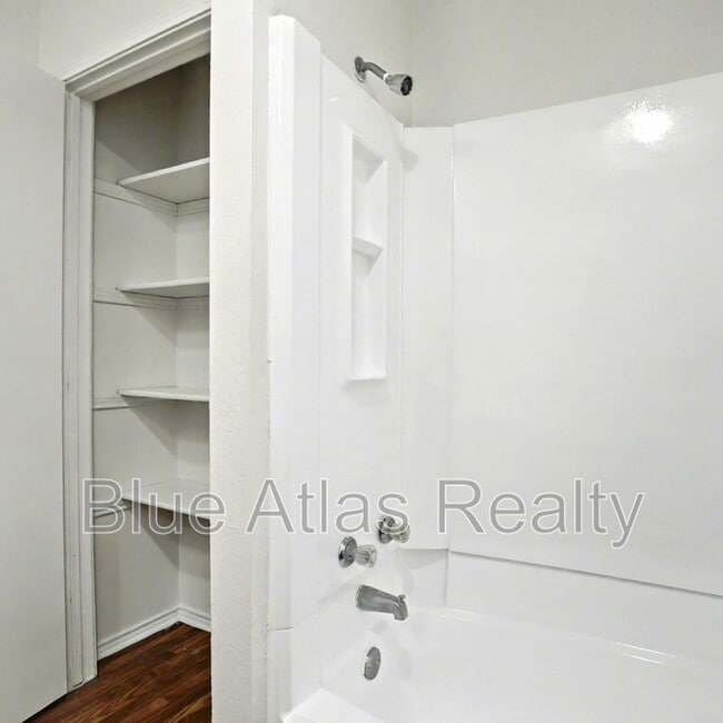 Building Photo - 205 Pate Orr Rd N