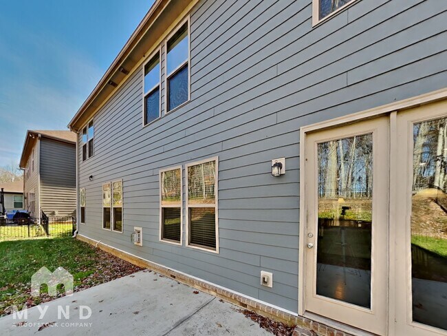 Building Photo - 1019 Willowcroft Dr