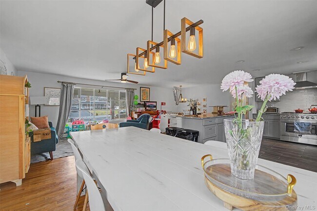 Building Photo - 10 Cedar Ln