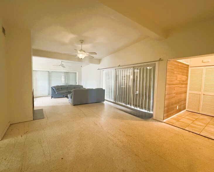Building Photo - Waterfront Pool Home in Port Charlotte