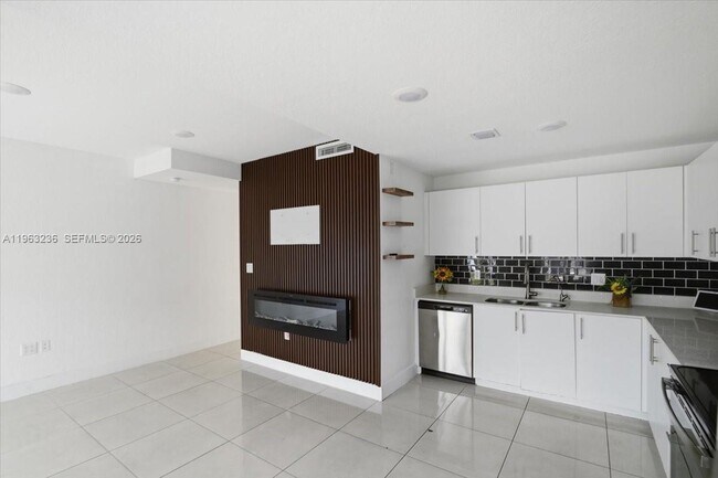 Building Photo - 25874 SW 144th Ct