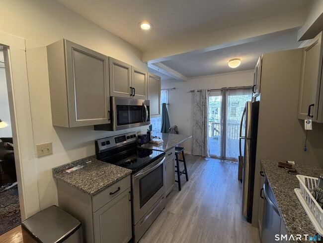 Building Photo - 322 Clark Ave