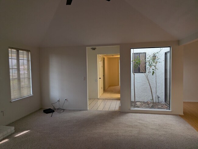 Building Photo - Cute and updated Clovis home offering wonderful amenities, good size lot, a bid backyard + potent...