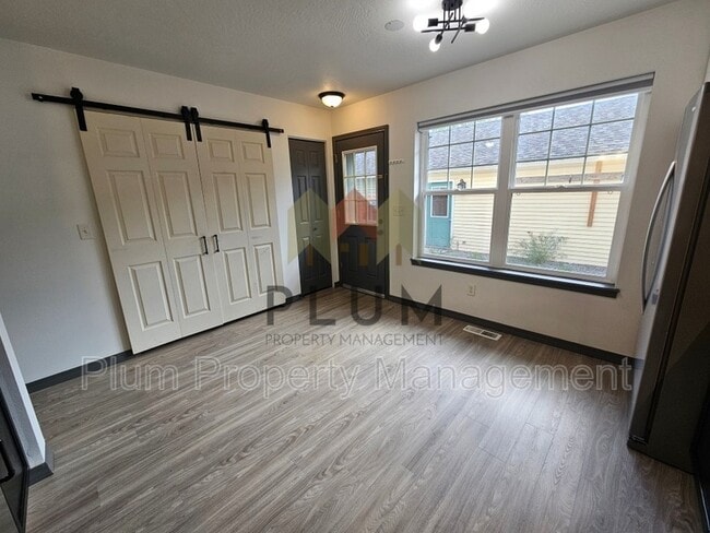 Building Photo - 1314 Bulwer St