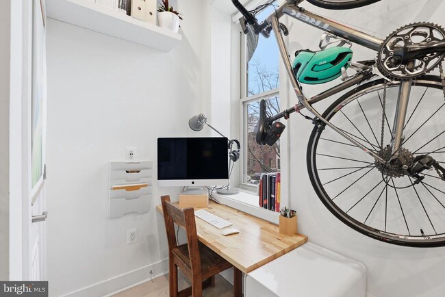 Building Photo - 2812 13th St NW