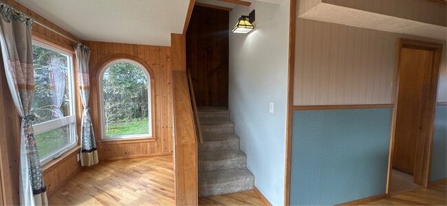 Building Photo - 795 E College St