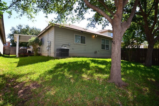 Building Photo - Bedroom 2 Bath Home in Desirable NW Bridge...