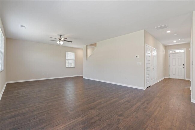 Building Photo - 1508 Brangus Dr