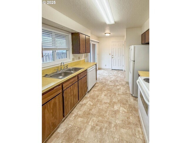 Building Photo - 1927-1929 Green Ave