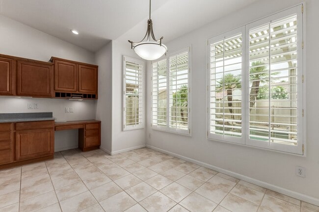 Building Photo - Long term rental in Oakwood with private pool