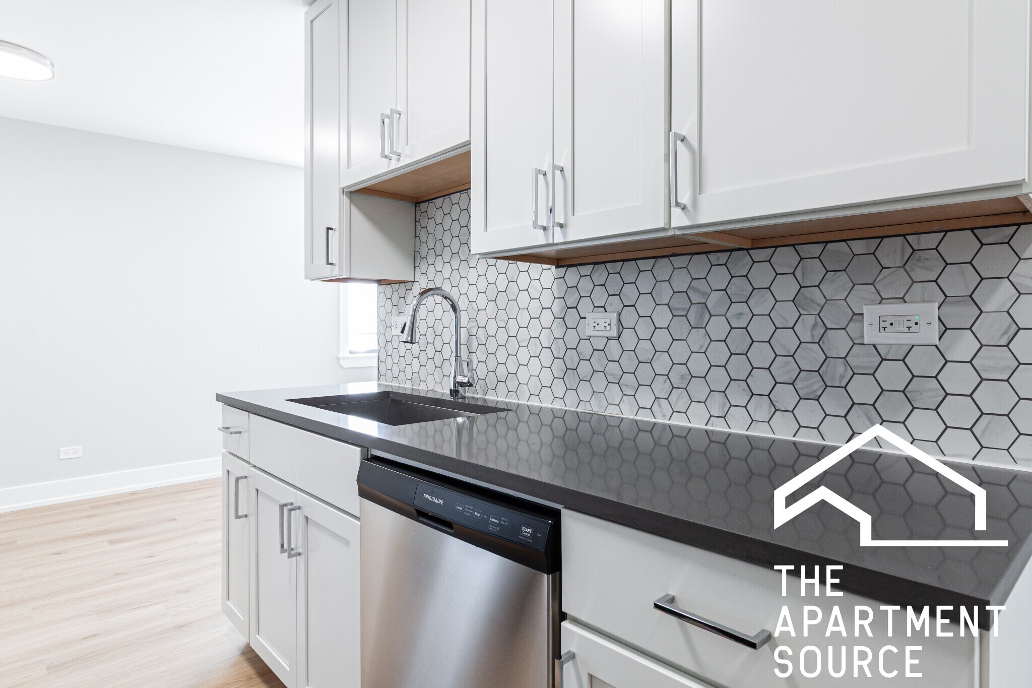 Building Photo - 540 W Aldine Ave