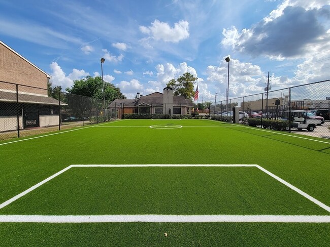 Building Photo - 12335 Antoine Dr