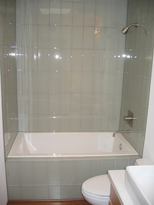 Building Photo - 4823 N 35th Pl