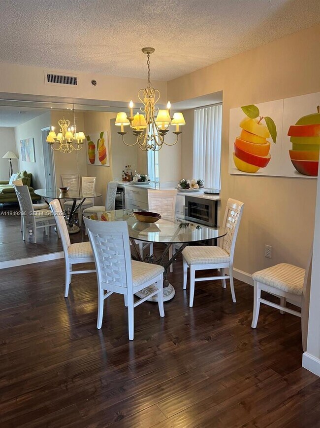 Building Photo - 19901 E Country Club Dr