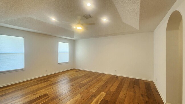 Building Photo - 15188 Oak Chase Ct