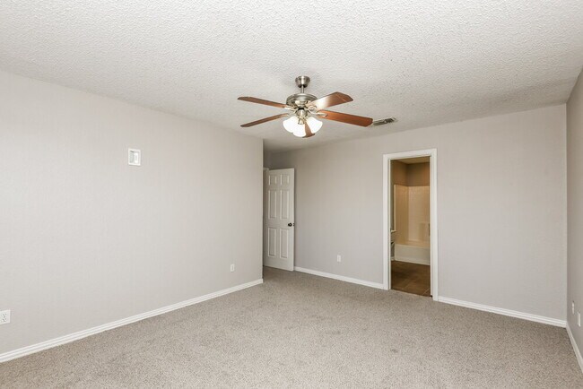 Building Photo - 4079 Tulip Tree Dr