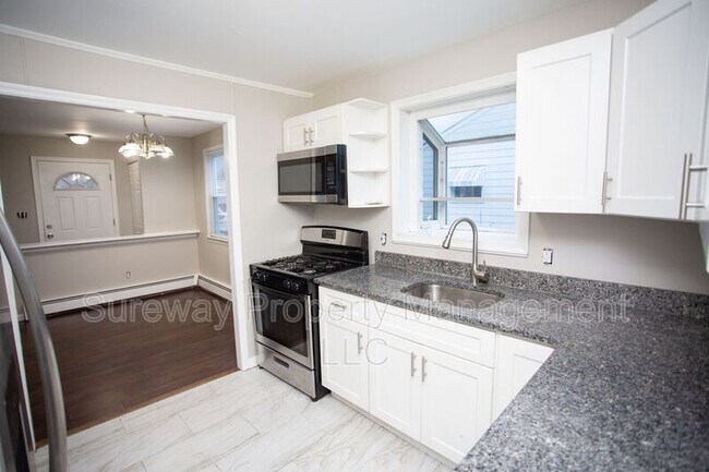 Building Photo - 19 Estate Rd