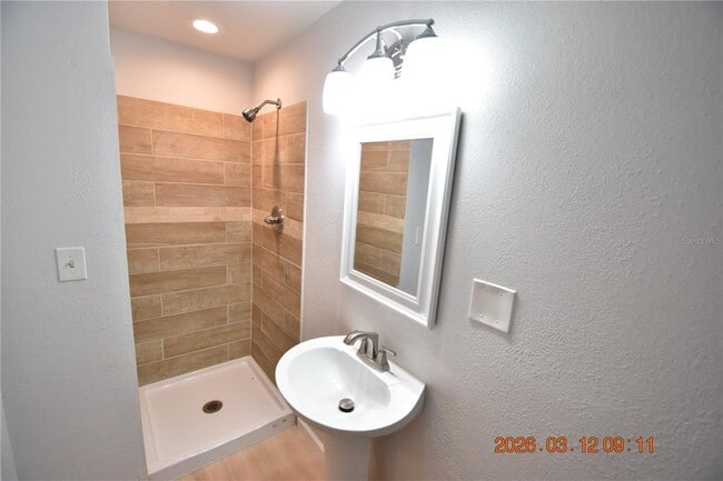 Building Photo - 1106 E Seneca Ave