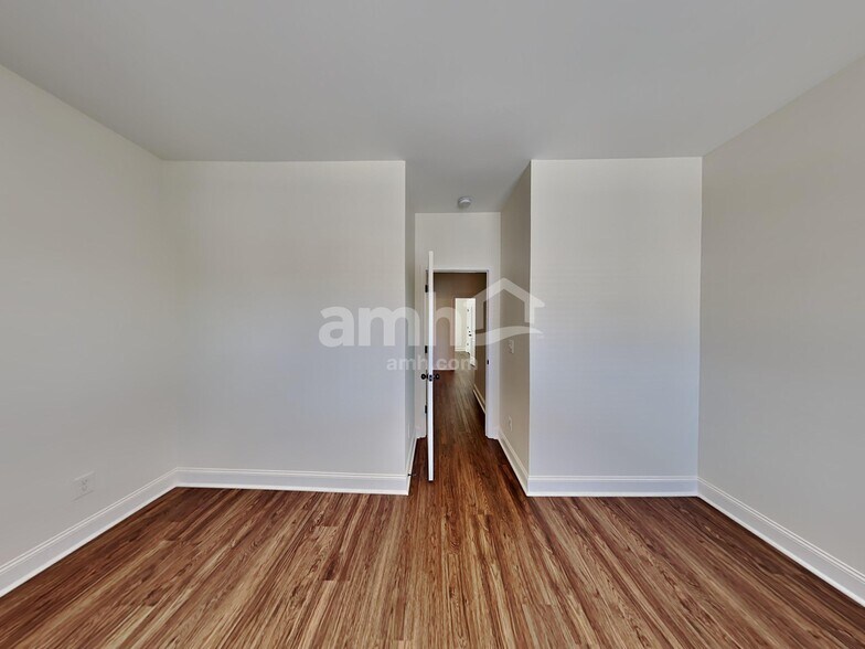 Building Photo - 5015 Rialto Way