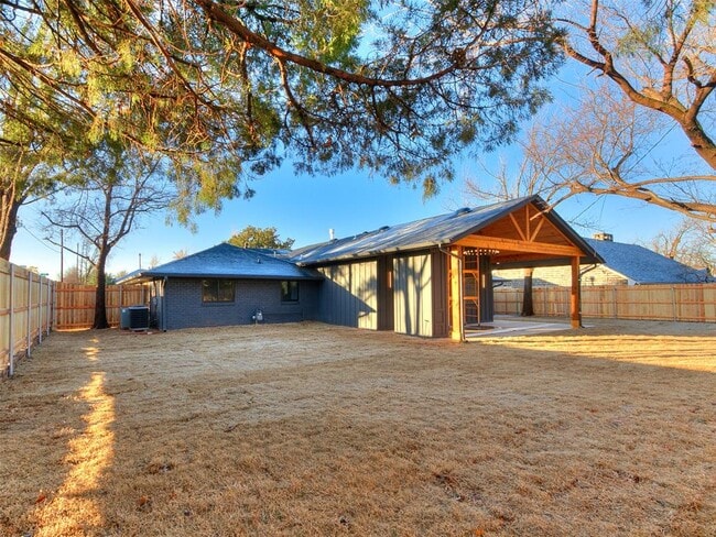 Building Photo - 2101 NW 60th St