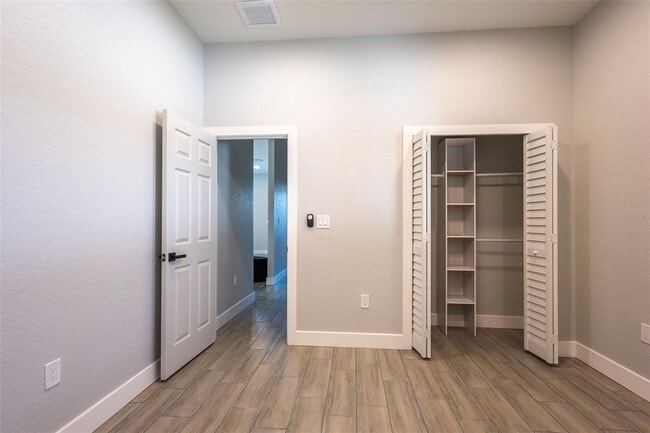 Building Photo - 9912 Golden Loop