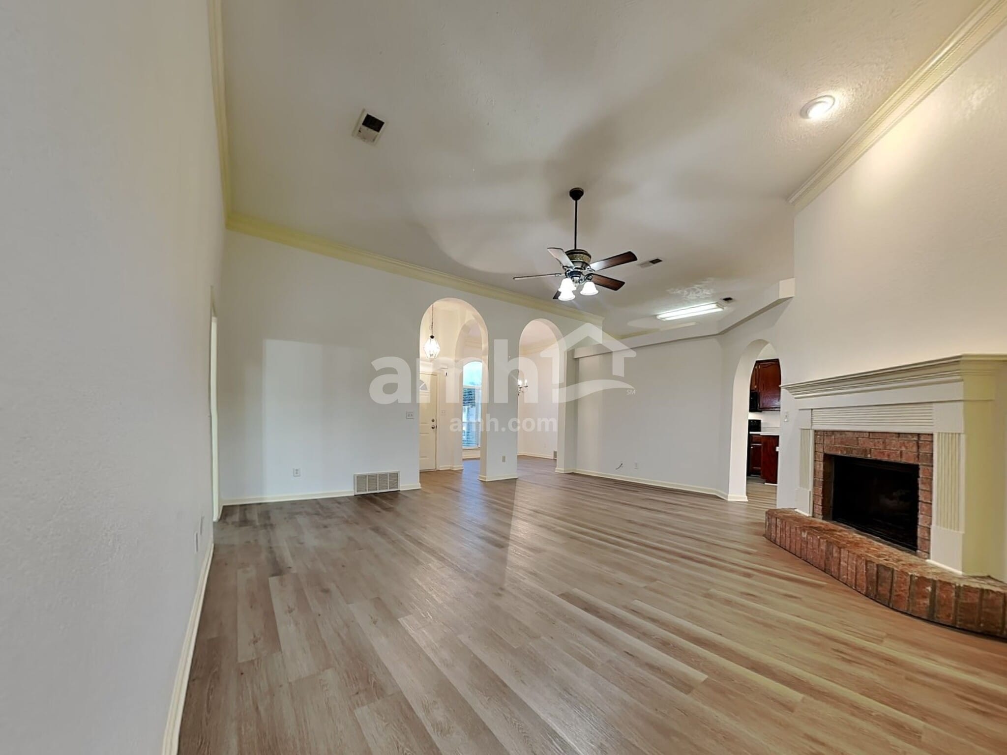 Building Photo - 6377 Braybourne Main