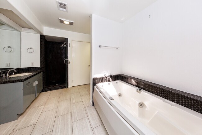 Primary Bathroom - 4383 Park Paloma