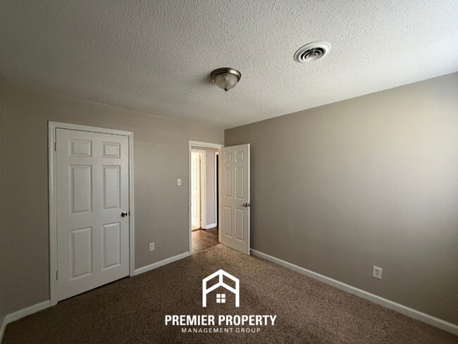 Building Photo - 7143 Markim Dr