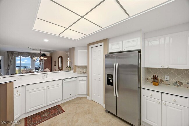 Building Photo - 7117 Pelican Bay Blvd