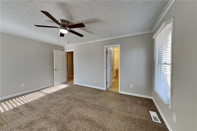 Building Photo - 43 Apple Jack Dr