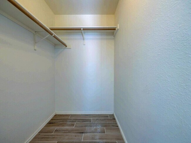 Building Photo - 148 Sapphire Lake Dr
