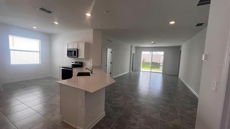 Building Photo - 2023 Punch Bowl Ave