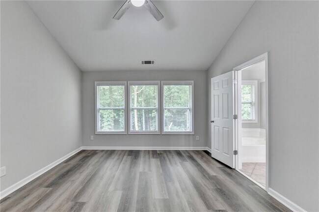 Building Photo - 2208 Staunton Dr NW