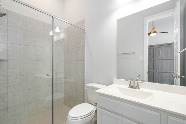 Building Photo - 1303 Gardenia Dr