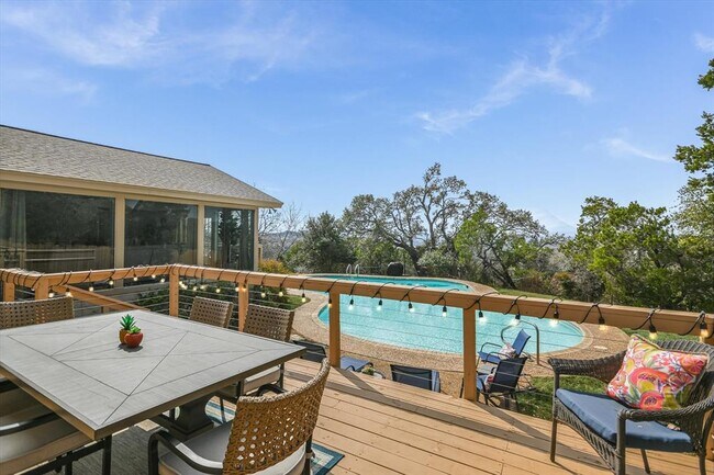 Building Photo - 4505 Deepwoods Dr