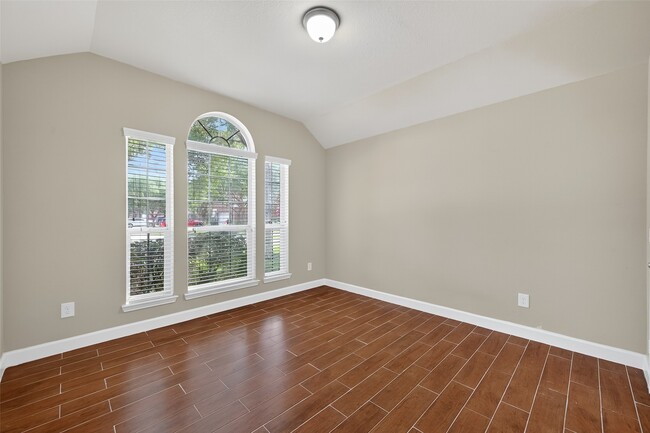 Building Photo - 2000 Water Trace Ct