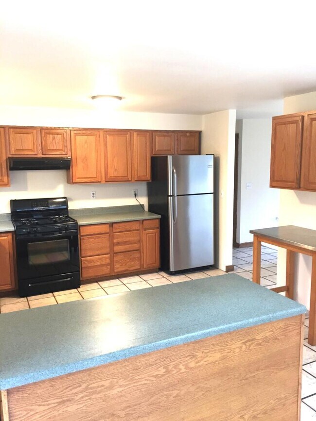 Building Photo - 4 bedroom in Seattle WA 98125