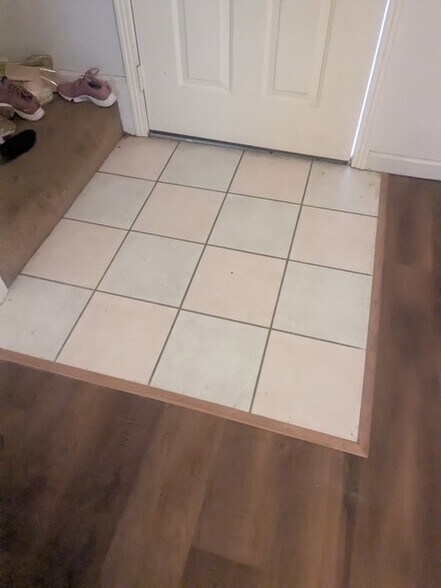 Building Photo - 321 Trammell St