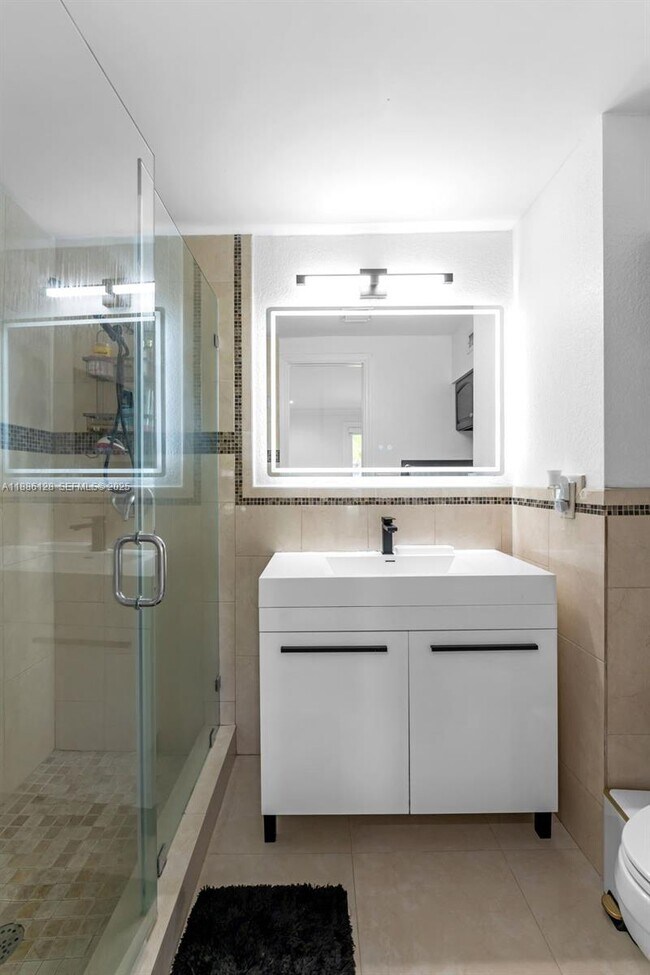 Building Photo - 4301 SW 85th Ave