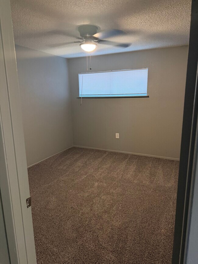 Building Photo - Pine Street Terrace