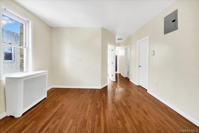 Building Photo - 3 221st St