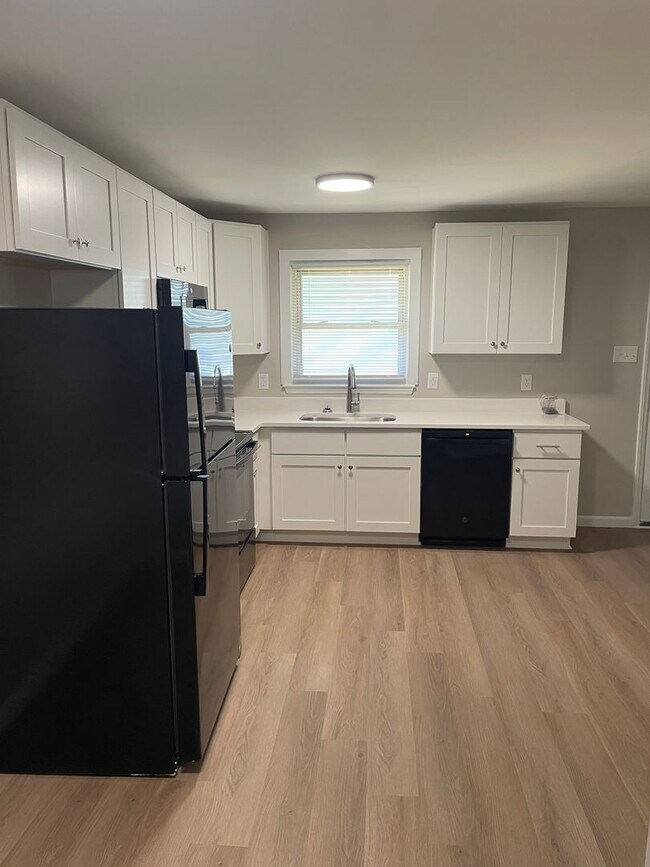 Building Photo - 10 W Twenty-Eighth St